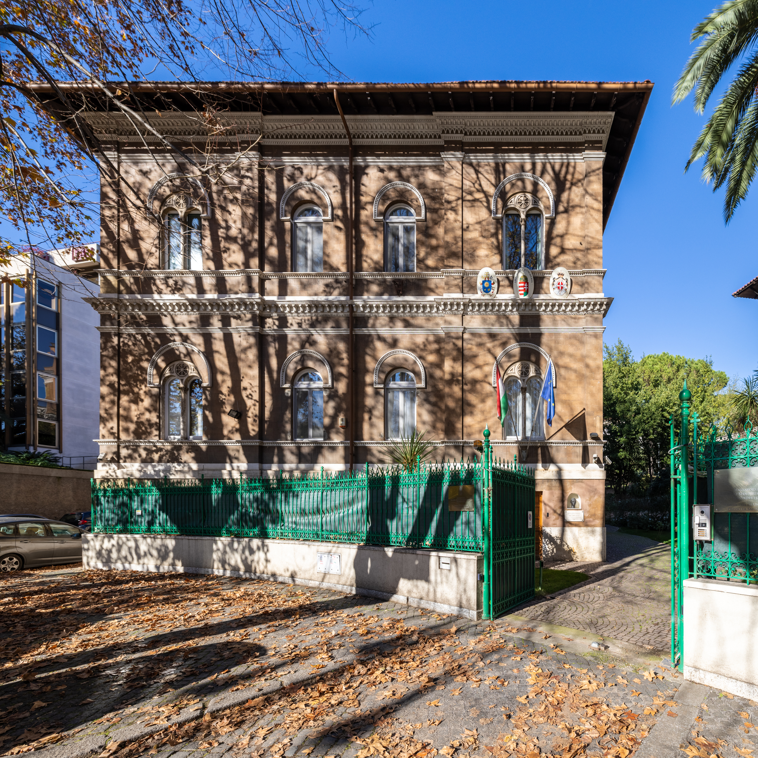 L'AMBASCIATA